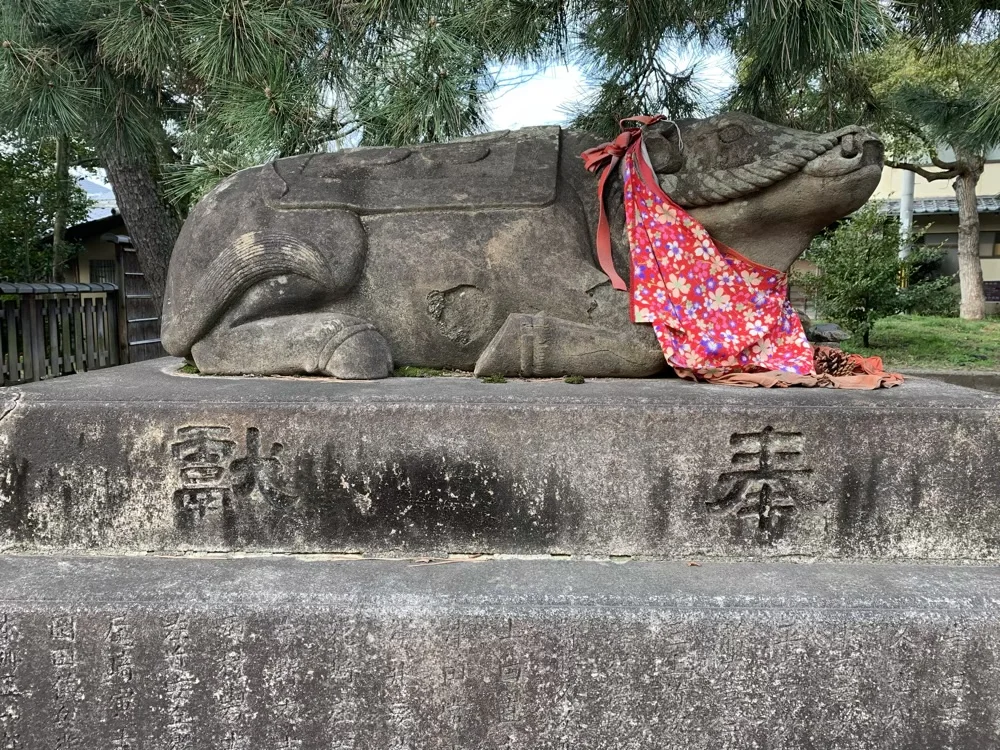 北野天満宮にある神牛・狛牛