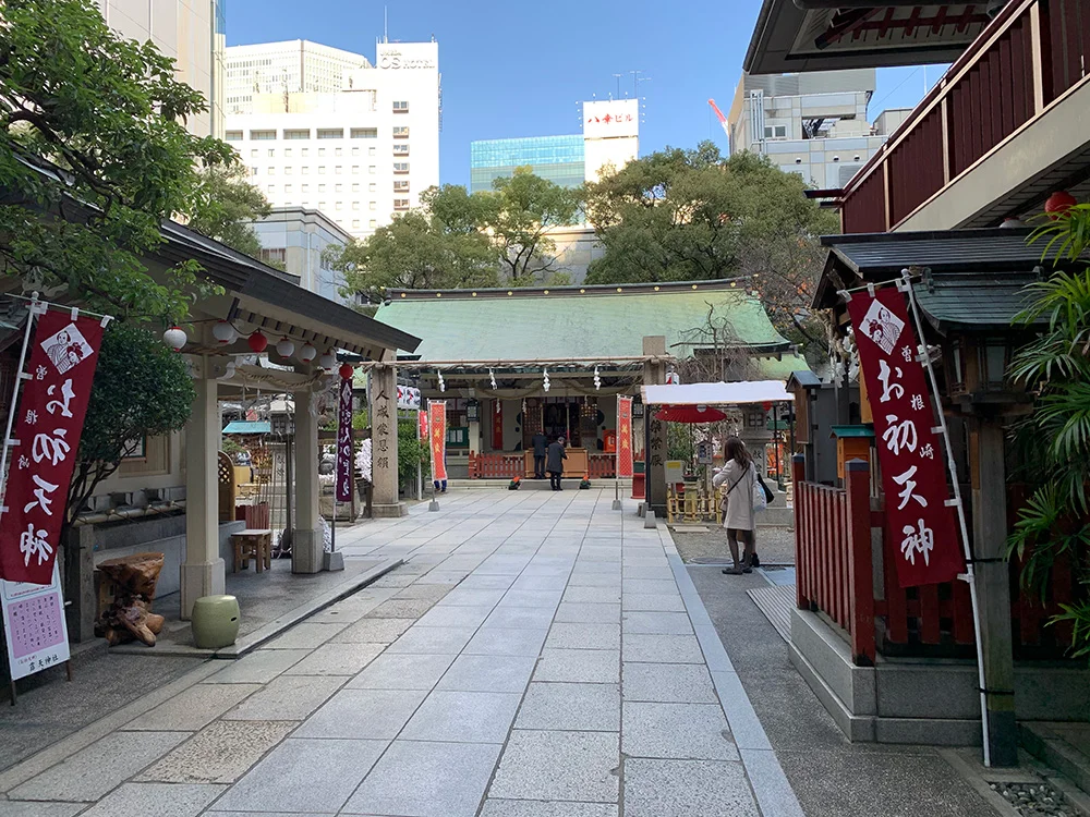 露天神社・お初天神の参道